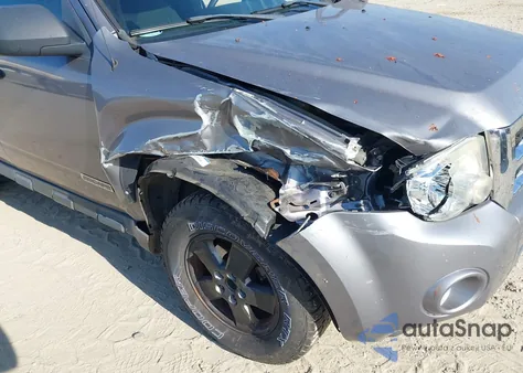 2008 Ford Escape Xlt z USA, uszkodzony, nr VIN 1FMCU03ZX8KE48639